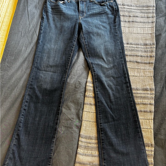 Levi's Classic Bootcut Jeans-Size 8 - Picture 5 of 8